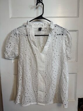 SHEIN White Eyelet V-Neck Short Puff Sleeve Blouse